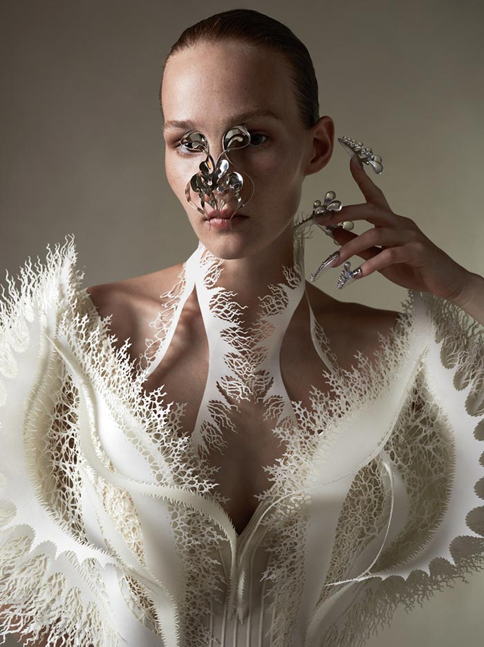 Iris Van Herpen Couture Fall-Winter 2021-2022